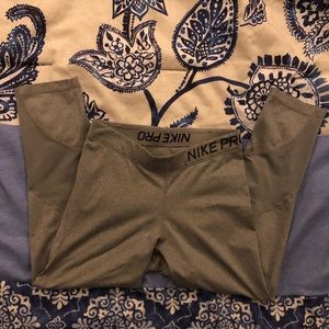 Nike Dri-Fit Cropped Leggings